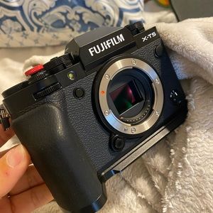 ❌SOLD ❌Fujifilm X-T5 / 33 mm lens / accessories